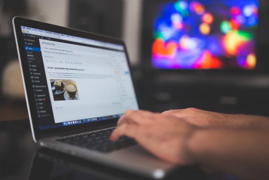 AI Text to Human Text: How to Convert AI Writing Into Natural, Human-Sounding Content